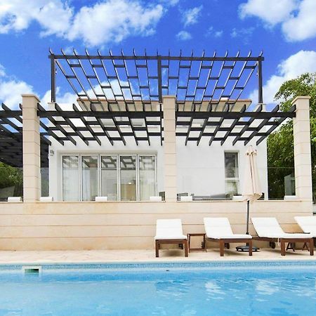 Villa Ariana Coral Bay Exterior photo