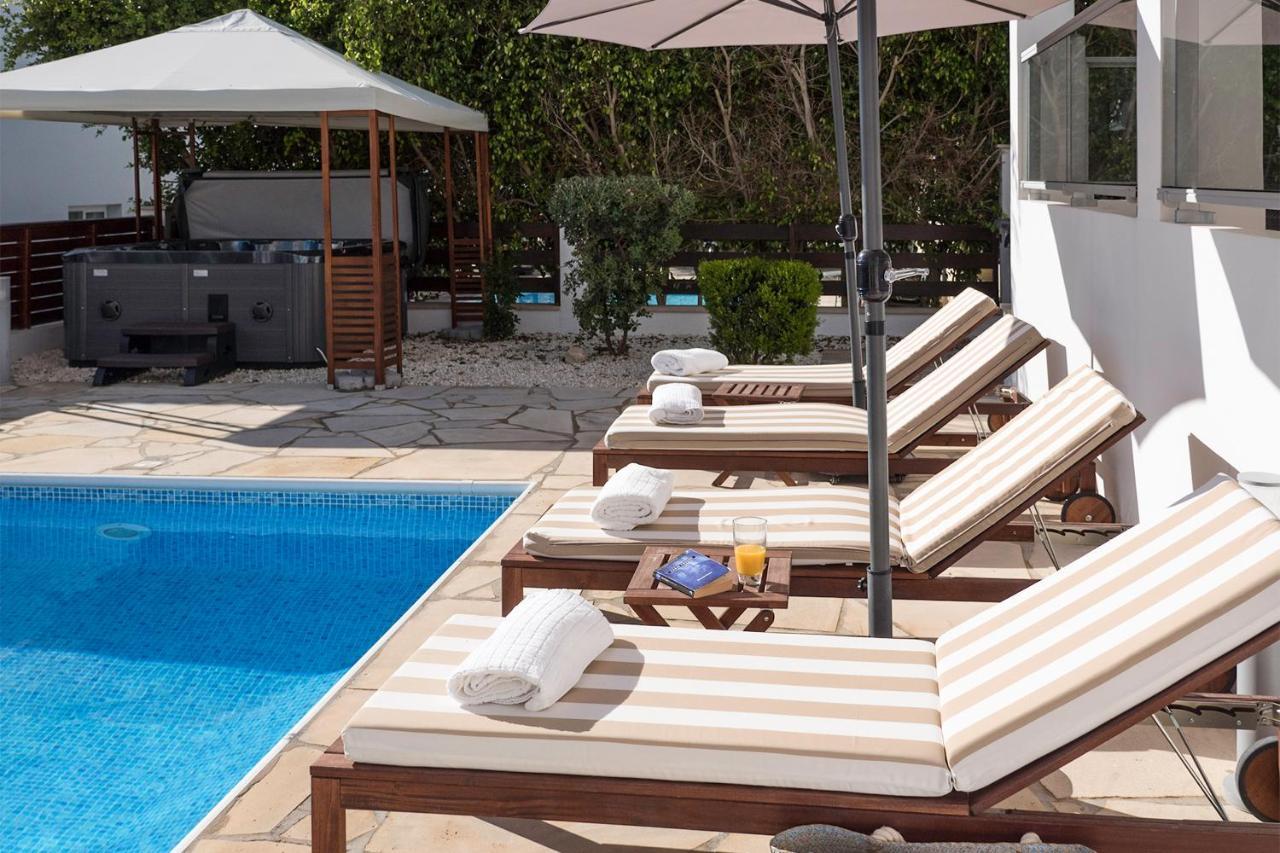 Villa Ariana Coral Bay Exterior photo